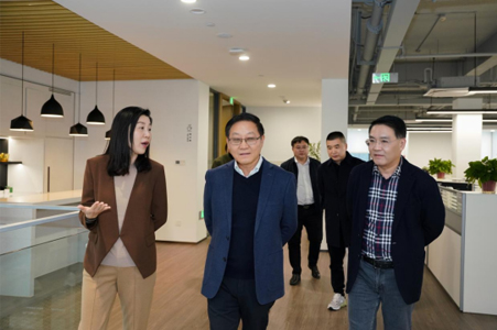 省住建廳原副廳長、國際綠建聯(lián)盟執(zhí)行主席、江蘇省人民政府參事室特聘專家劉大威一行蒞臨城發(fā)設(shè)計考察指導(dǎo)